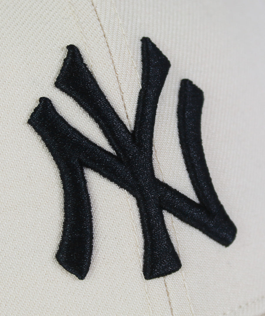47 MLB New York Yankees MVP Snapback Cap F11B-MVPSP17WBP-NT