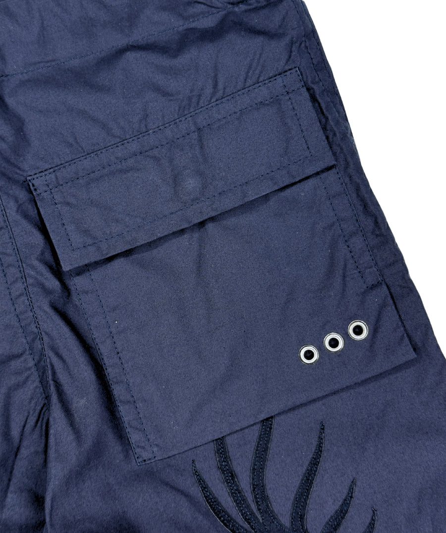 The Maharishi Dragon Boys Snopants 5512 feature bold dragon embroidery, adjustable fit, and durable fabric—perfect for comfort and standout street style.