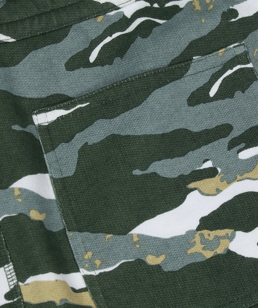 The MAHARISHI Camo Sweatpants B01MH5503 feature an all-over camo print, elastic waistband, and soft cotton blend—perfect for relaxed, everyday comfort.