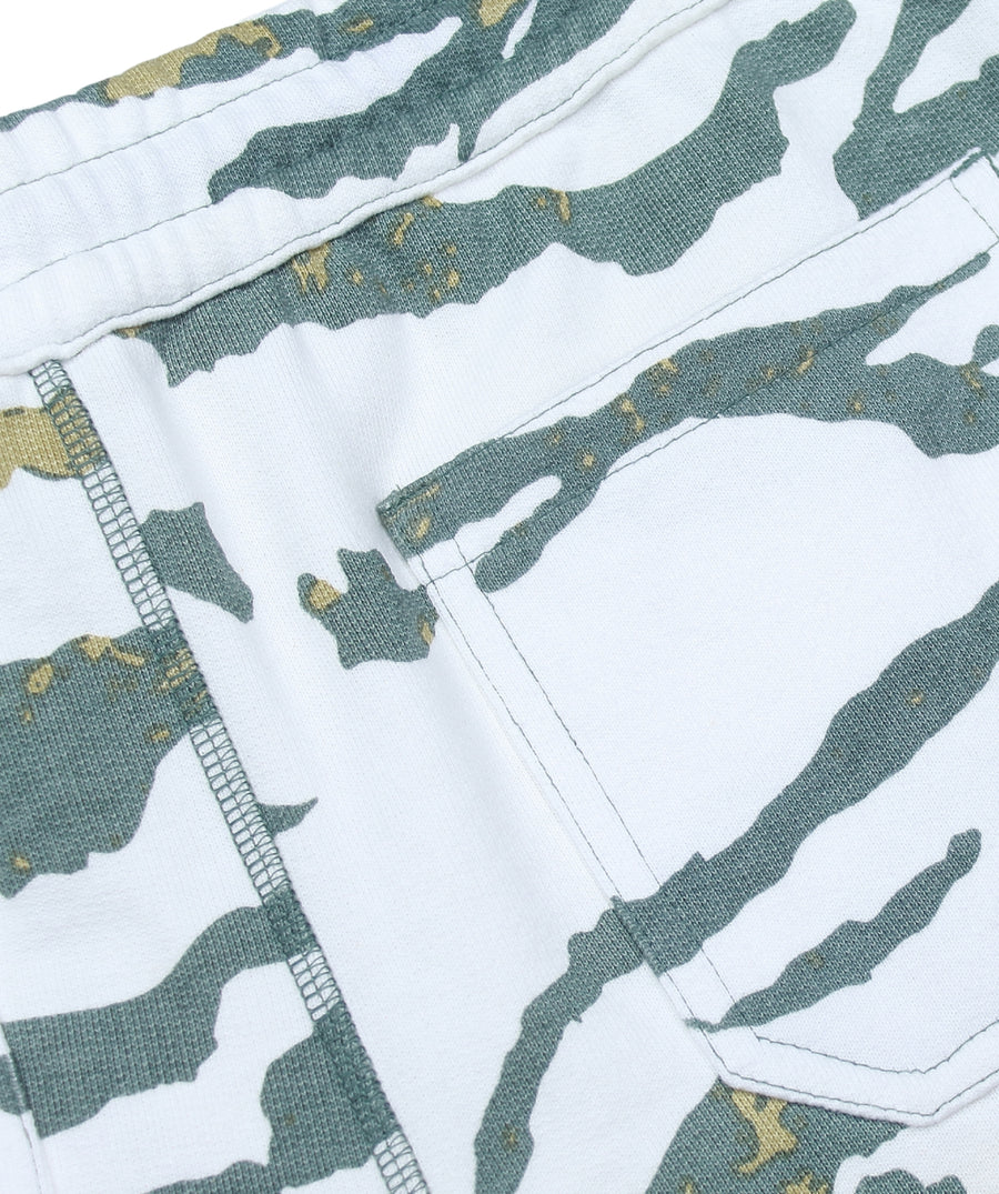 The MAHARISHI Camo Sweatshorts 5504 feature a bold camo print, elastic waist, and soft cotton fabric—perfect for stylish, comfortable everyday wear.