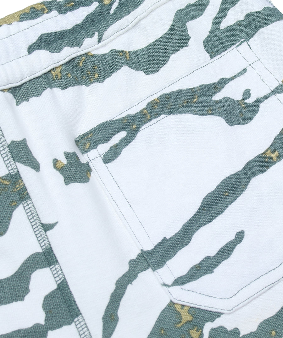 The MAHARISHI Camo Sweatshorts 5504 feature a bold camo print, elastic waist, and soft cotton fabric—perfect for stylish, comfortable everyday wear.