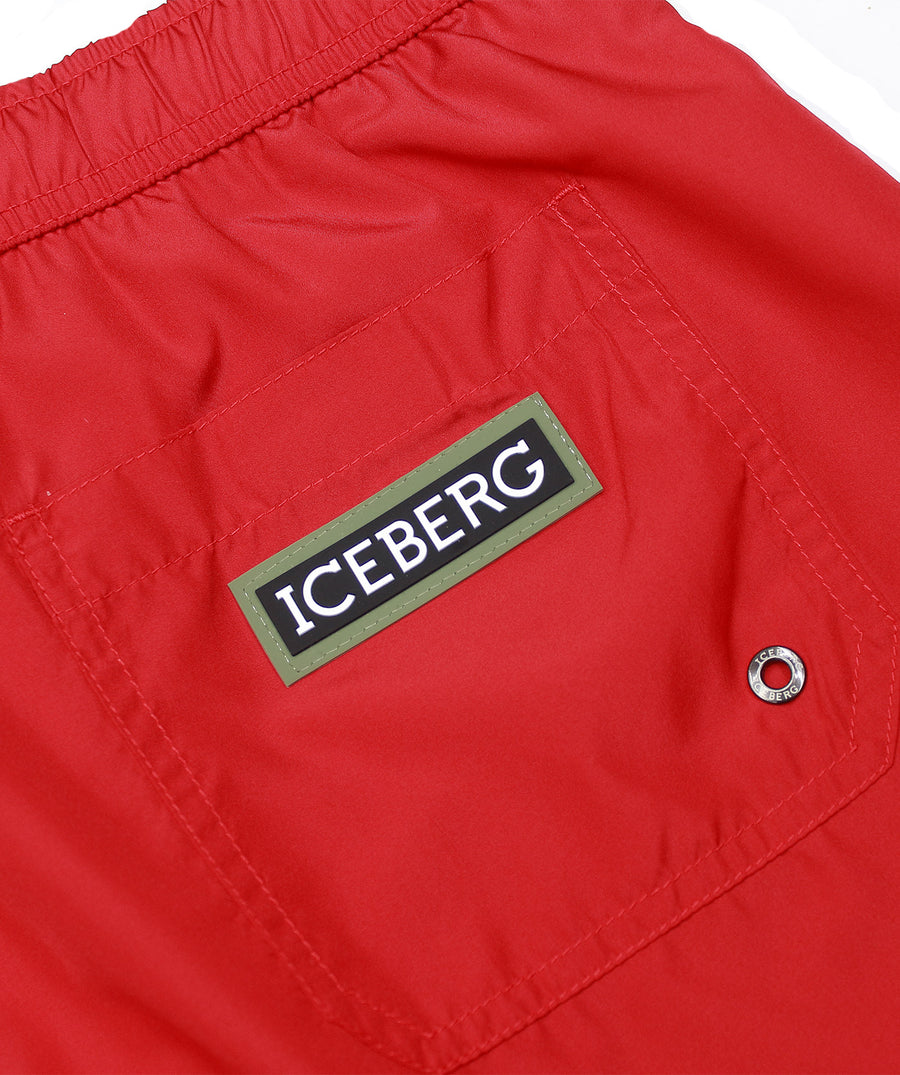 ICEBERG Vertical Medium Boardshort ICE25MBM03 – Stylish medium-length boardshorts featuring a vertical logo design, quick-dry fabric, and a comfortable fit