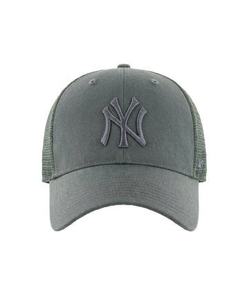 Features an embroidered Yankees logo, curved brim, side 47 logo, and custom-fit snapback. Durable materials and ventilation for an easy one-size wear.