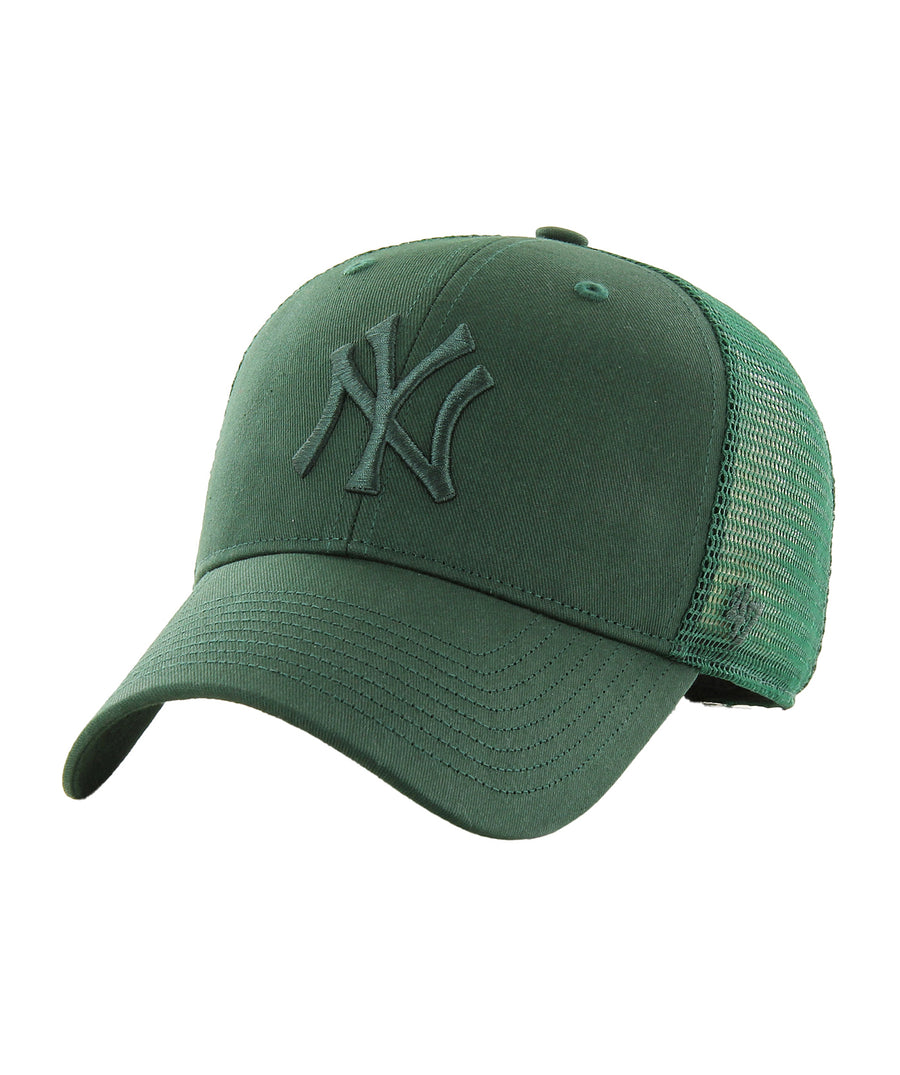 Bold embroidered Yankees logo with curved brim, 47 side detail, and custom-fit snapback. Strong materials, ventilation, and an easy one-size design.