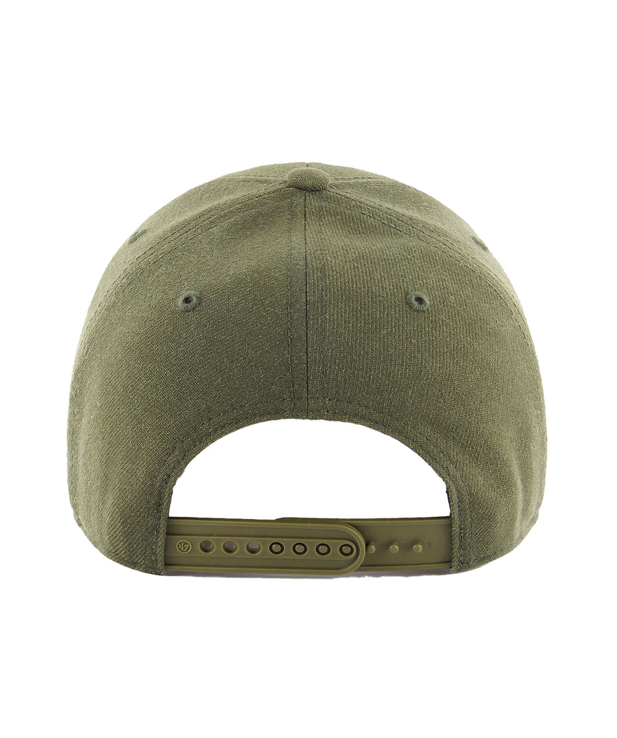 Show your team spirit with the ’47 MLB New York Yankees MVP Snapback Cap F11B-MVPSP17WBP-SW — adjustable, comfortable, and perfect for classic sporty style.