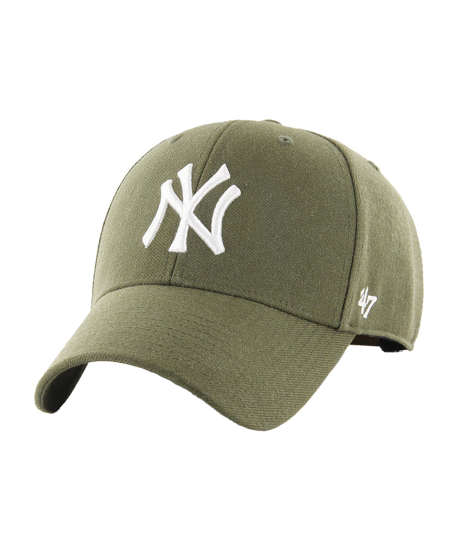 Show your team spirit with the ’47 MLB New York Yankees MVP Snapback Cap F11B-MVPSP17WBP-SW — adjustable, comfortable, and perfect for classic sporty style.