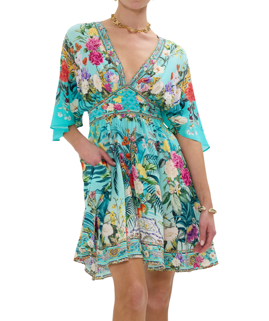 CAMILLA Gardens Of Queluz Short Dress 00033238 – A vibrant short dress adorned with a regal garden-inspired print, featuring a flattering cut and luxe fabric