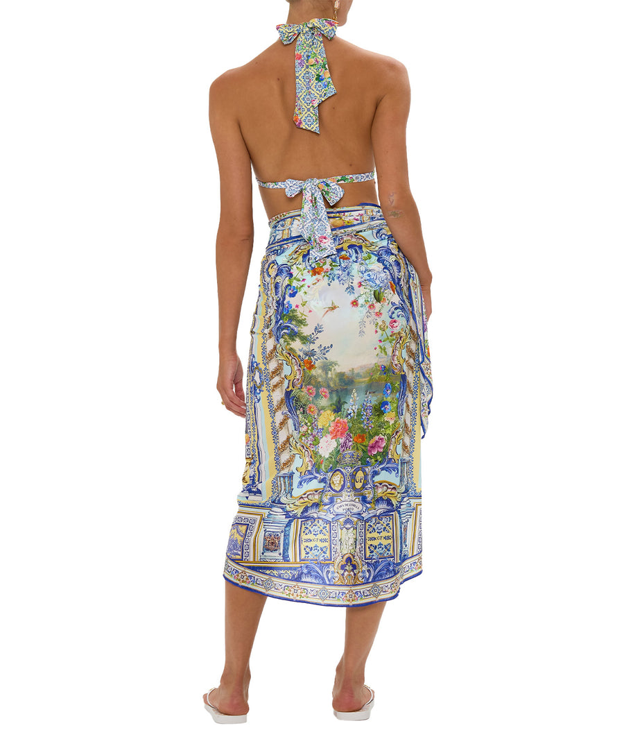 CAMILLA Wall To Wall Wonders Long Sarong 00034300 – A luxurious long sarong featuring the vibrant signature print, soft fabric, and versatile styling options