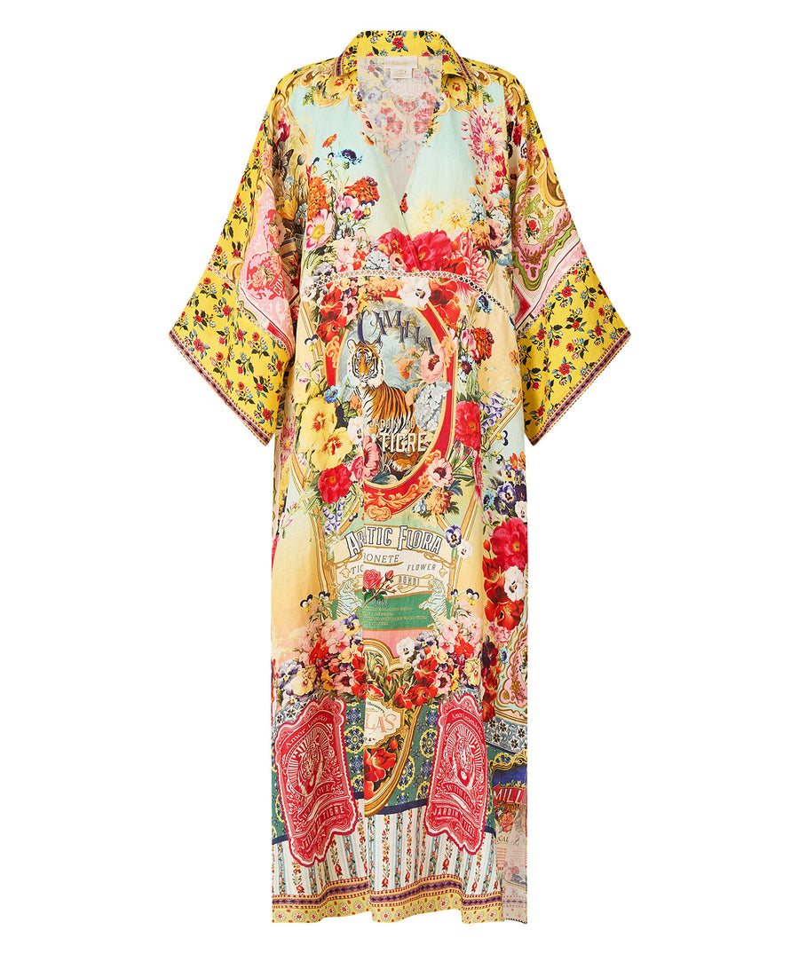 Radiate glamour in the CAMILLA Aromatic Tiger Flower Long Kaftan 00034879 – a flowy, statement piece with exotic prints and luxurious boho flair.