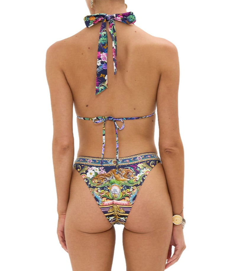 Turn up the heat in the CAMILLA Basked In Baroque Bikini 00035454/00035452 – a luxe, eye-catching set with bold prints and flattering, feminine cuts.