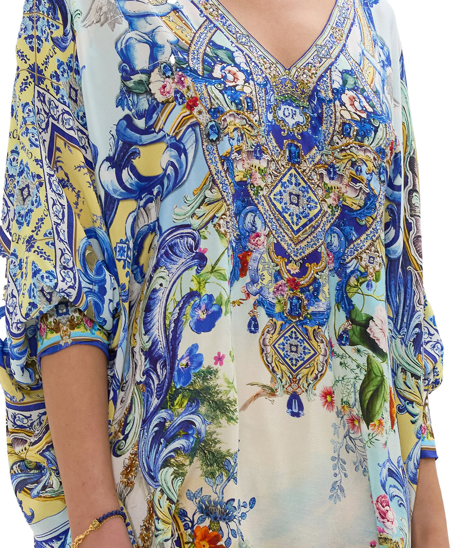 CAMILLA Wall To Wall Wonders Kaftan 00036076 – A flowing kaftan featuring a vibrant signature print, relaxed silhouette, and luxurious fabric for effortless elegance