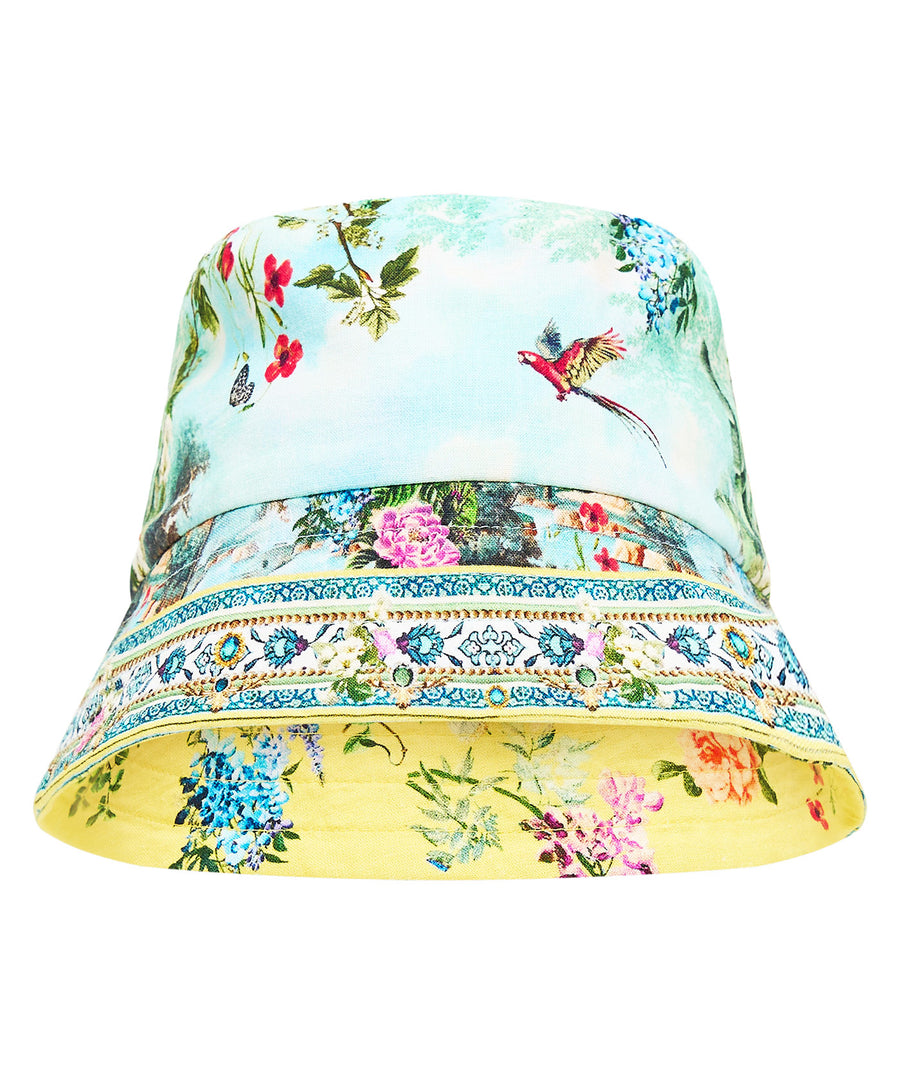 The CAMILLA Tales of Topkapi Palace Bucket Hat 00037363 features a vibrant print and wide brim—perfect for sun protection with a touch of luxe statement style.