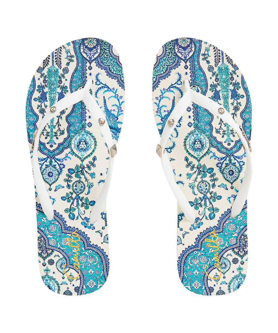 The CAMILLA Isnik Lullaby Thongs 00037659 feature vibrant prints and crystal accents—perfect for adding a touch of luxury to your everyday essentials.