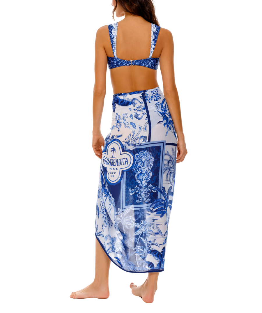 AGUA BENDITA Marine Tales Pareo 17839 – A versatile pareo adorned with the vibrant Tales print, crafted from lightweight fabric for elegant beachside styling