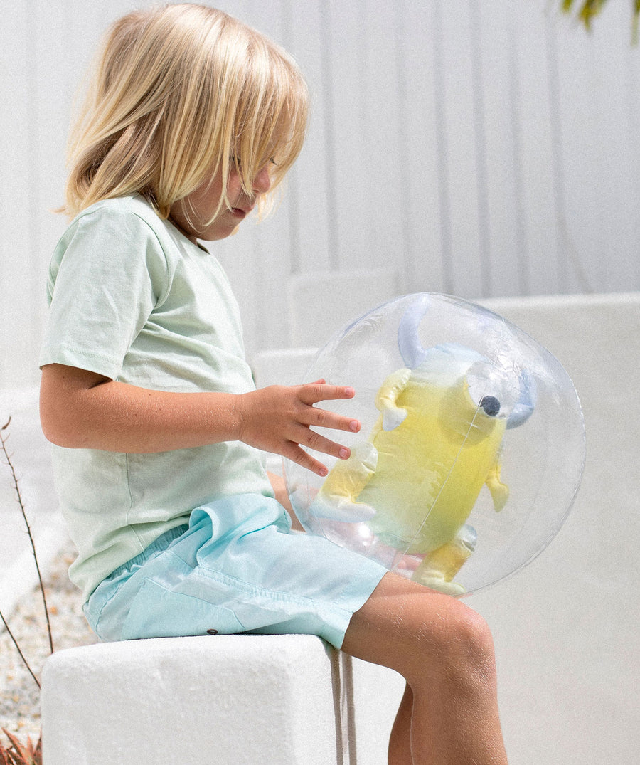 SUNNYLIFE  Monty The Monster Inflatable Beach Ball S2PB3DMM